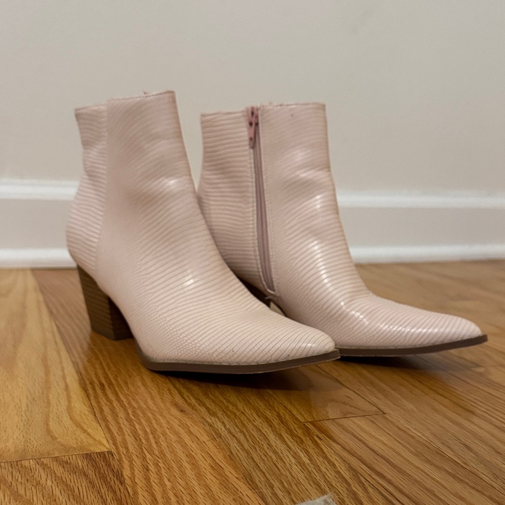 Lulu's Blush Ankle Booties